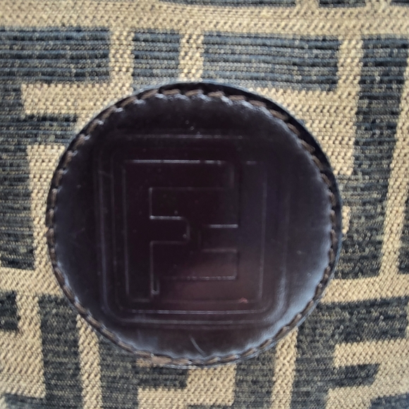 Fendi Zucca FF Canvas Vintage Shoulder Bag..Authentic !!! - Picture 8 of 16
